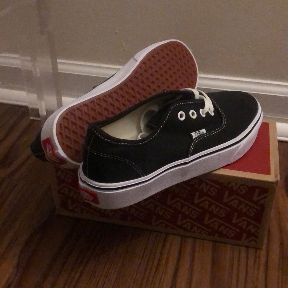 AUTHENTIC VANS / Never Worn